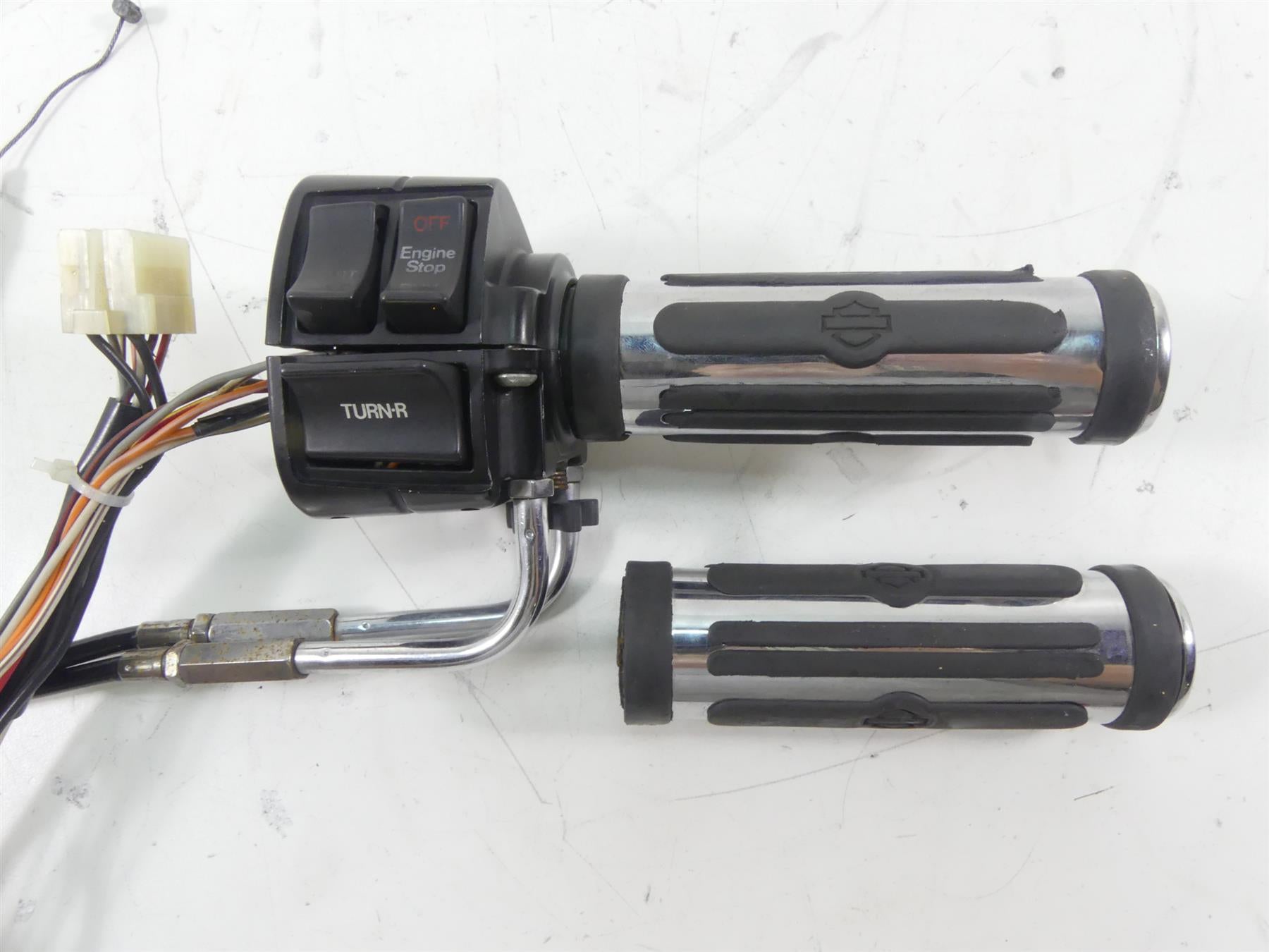 1995 Harley Dyna FXDL Low Rider Right Hand Start Control Switch 70219-87 {{ shop.shopifyCountryName }} - Mototech271