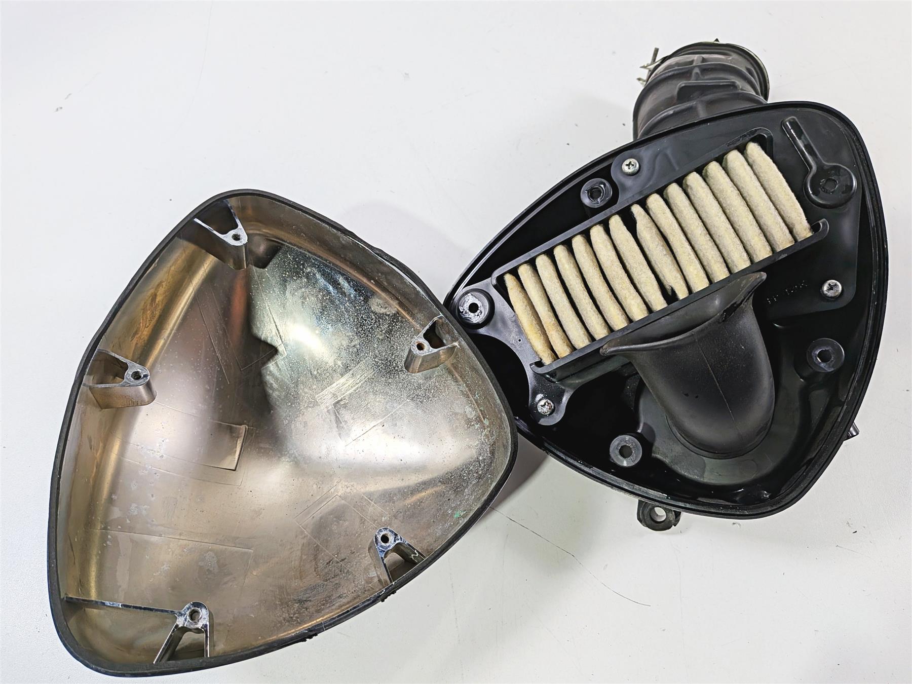 2014 Suzuki M109R VZR1800 Boulevard Right Air Cleaner Breather 13701-48G40 {{ shop.shopifyCountryName }} - Mototech271