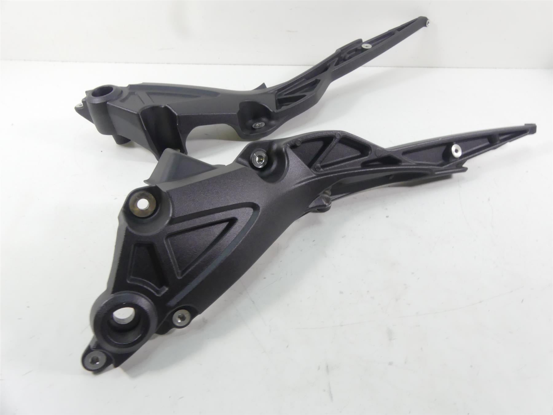 2015 Ducati Diavel Dark Rear Left Right Subframe Sub Frame Set 47130224C | Mototech271