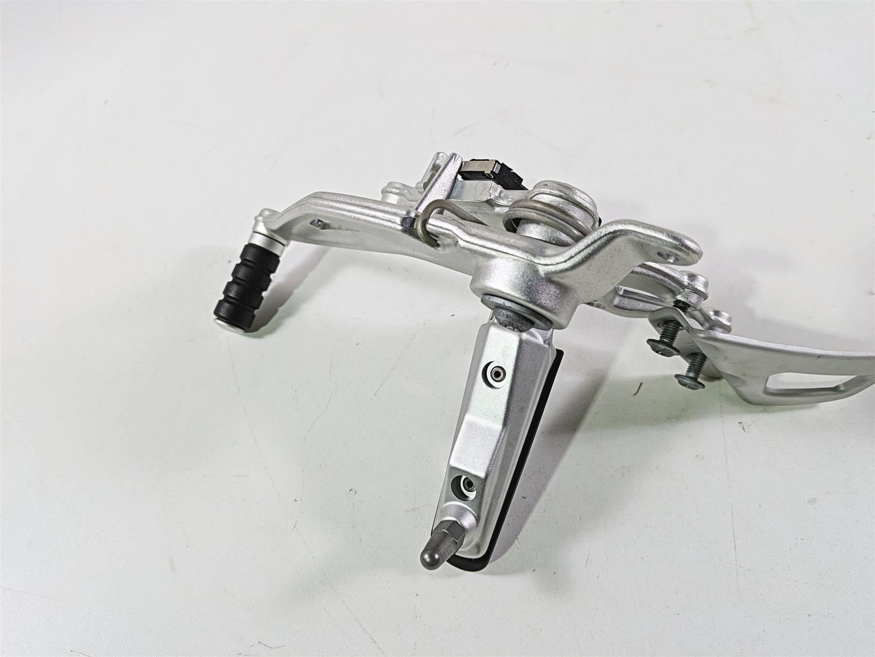 2014 BMW R nine T R9T K21 Right Front Rider Footpeg & Brake Pedal 46717671078 {{ shop.shopifyCountryName }} - Mototech271