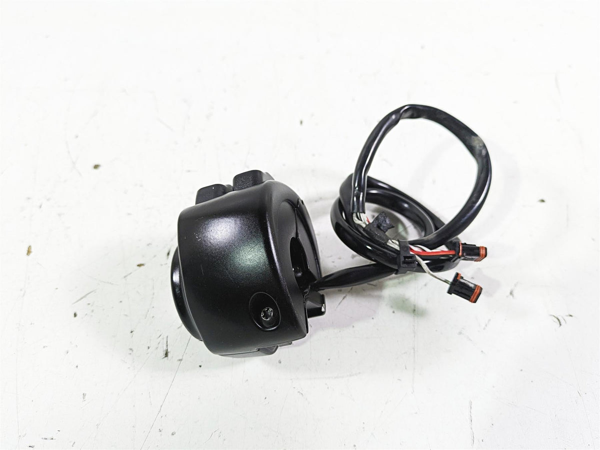 2021 Harley Softail FLSL Slim Right Hand Control Switch 71500462 {{ shop.shopifyCountryName }} - Mototech271