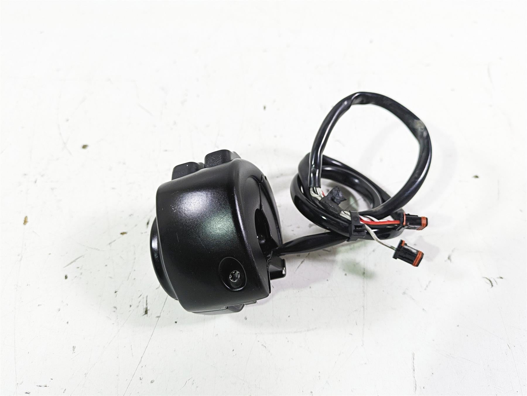 2021 Harley Softail FLSL Slim Right Hand Control Switch 71500462 {{ shop.shopifyCountryName }} - Mototech271
