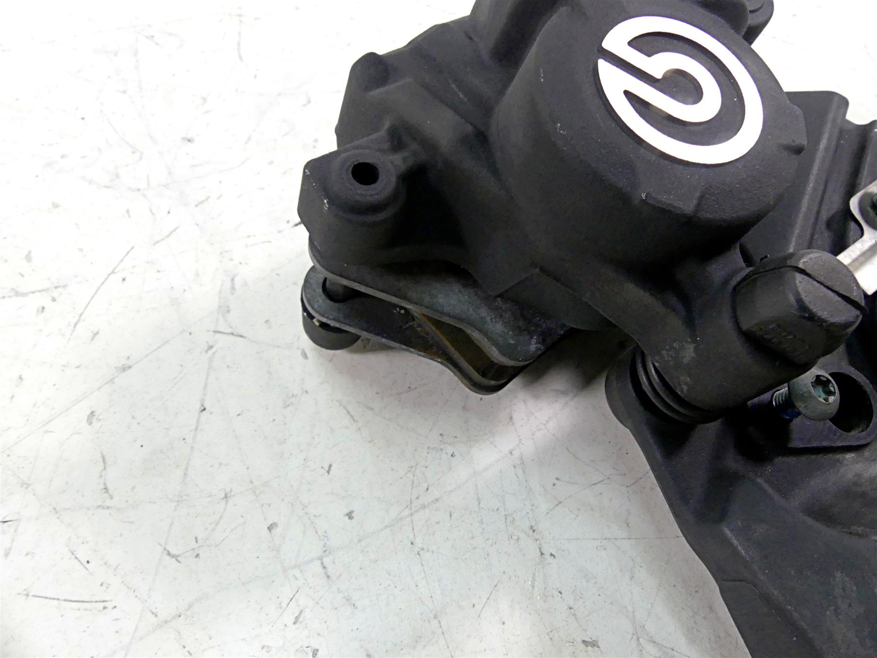 2018 BMW S1000RR K46 Rear Brembo Brake Caliper & Bracket 34217718562 {{ shop.shopifyCountryName }} - Mototech271