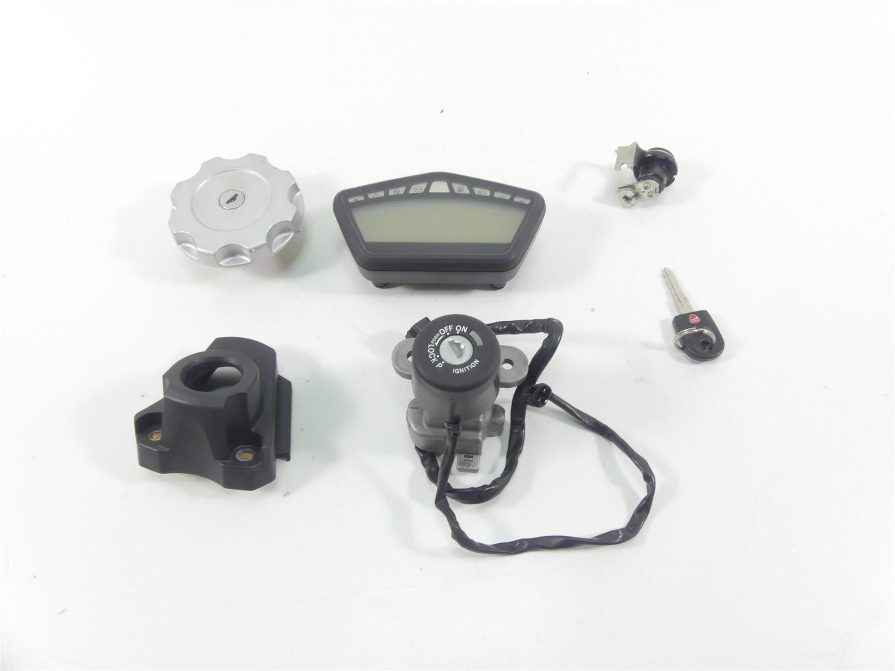 2014 Ducati Hypermotard 821 SP Speedometer Ignition Switch Key Set -7K 40610953E {{ shop.shopifyCountryName }} - Mototech271