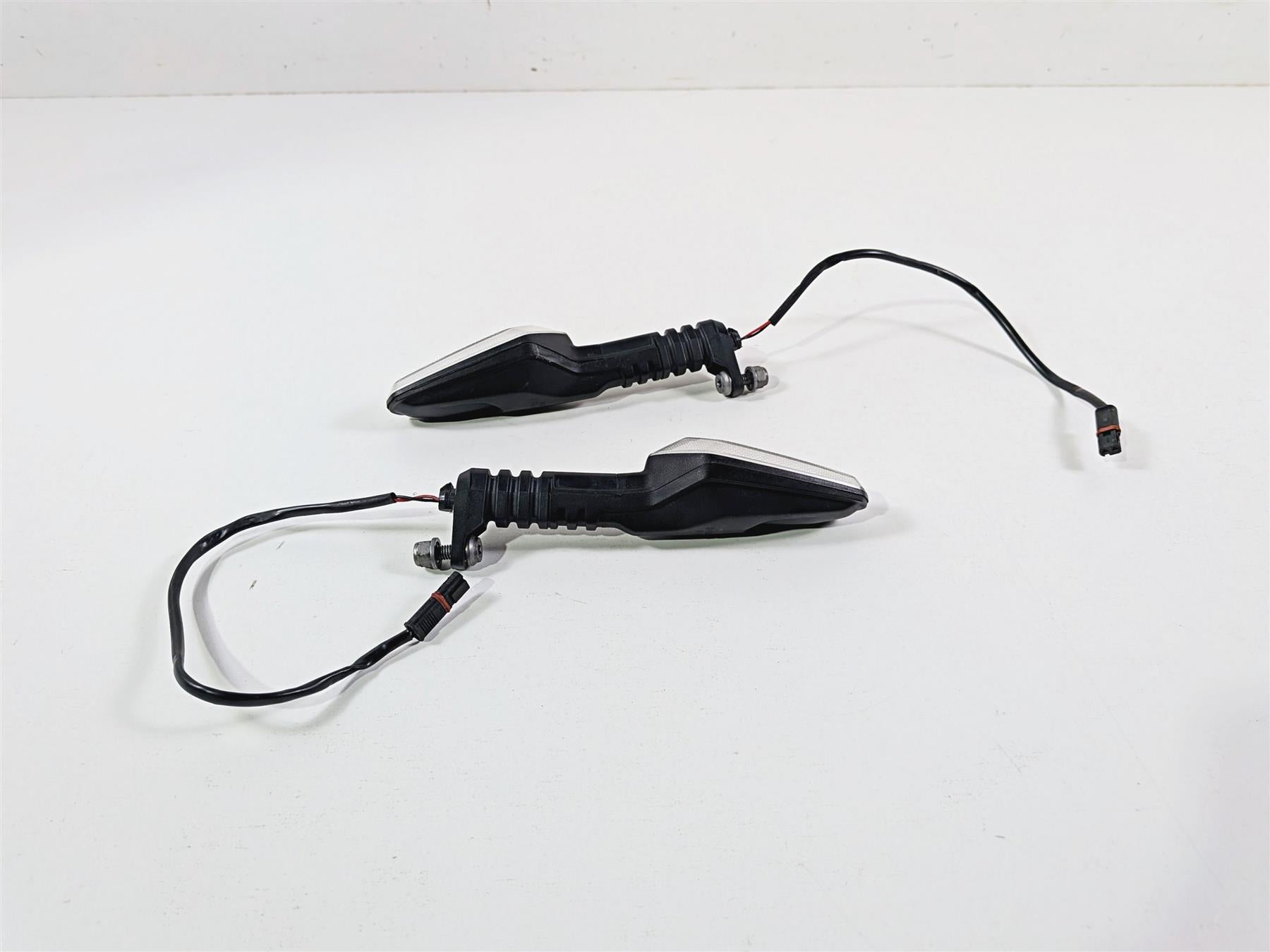 2023 BMW R nineT Scrambler K23 Rear Turn Singal Blinker Set 63138557204 {{ shop.shopifyCountryName }} - Mototech271