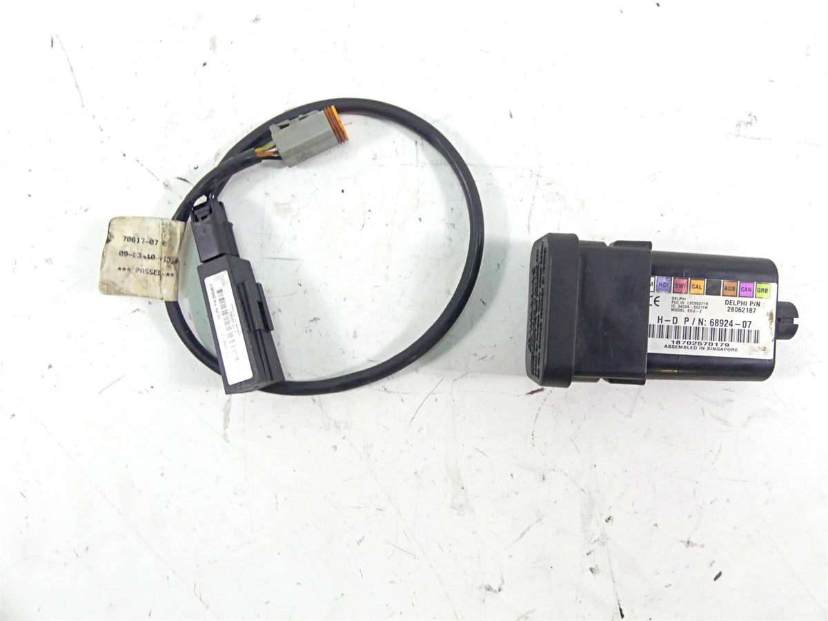 2011 Harley Touring FLTRX Road Glide Tssm Turn Signal Security Module 68924-07 {{ shop.shopifyCountryName }} - Mototech271