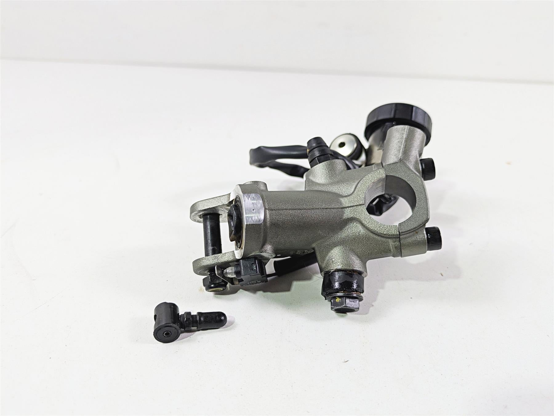 2022 Ducati Hypermotard 950 Brembo Radial Clutch Master Cylinder 63040731A {{ shop.shopifyCountryName }} - Mototech271