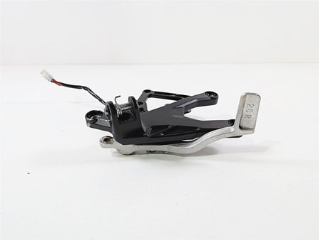 2024 Yamaha YZF R1 RN65 Front Right Peg Mount & Brake Pedal Read 2CR-27443-00-00 {{ shop.shopifyCountryName }} - Mototech271