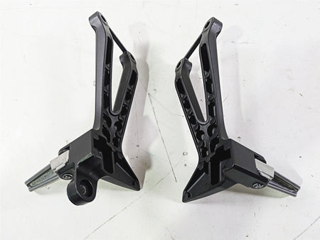 2022 Kawasaki ZR900RS Cafe Rear Passenger Foot Peg Rest Set 35063-1393-18R {{ shop.shopifyCountryName }} - Mototech271
