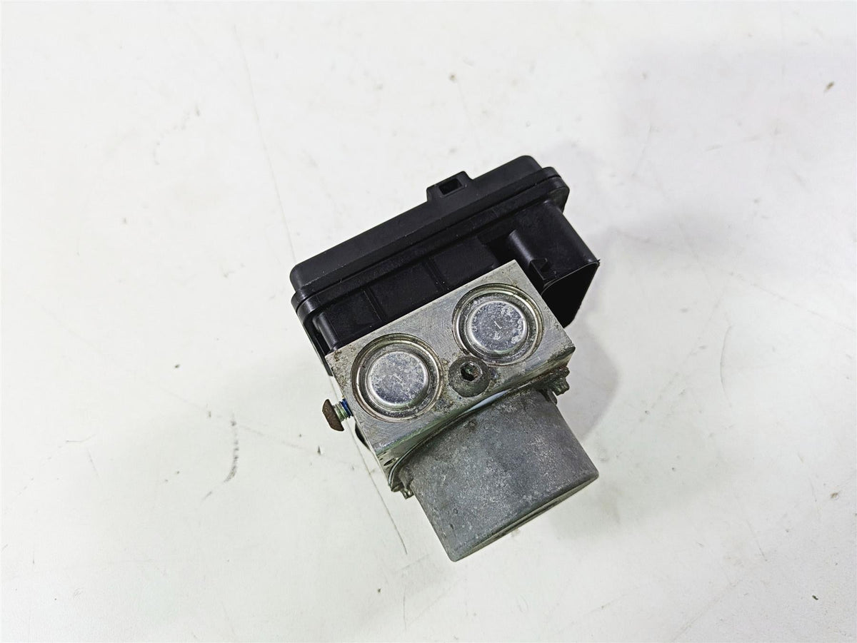 2018 Harley Softail FXFBS Fat Bob Abs Brake Pump Unit Module 41100043C {{ shop.shopifyCountryName }} - Mototech271
