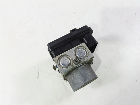 2018 Harley Softail FXFBS Fat Bob Abs Brake Pump Unit Module 41100043C {{ shop.shopifyCountryName }} - Mototech271