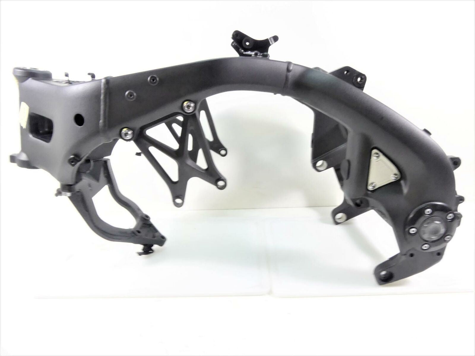 2020 Yamaha VMX17 1700 Straight Main Frame Chassis - Slvg - Read 2S3-21110-00-00 {{ shop.shopifyCountryName }} - Mototech271