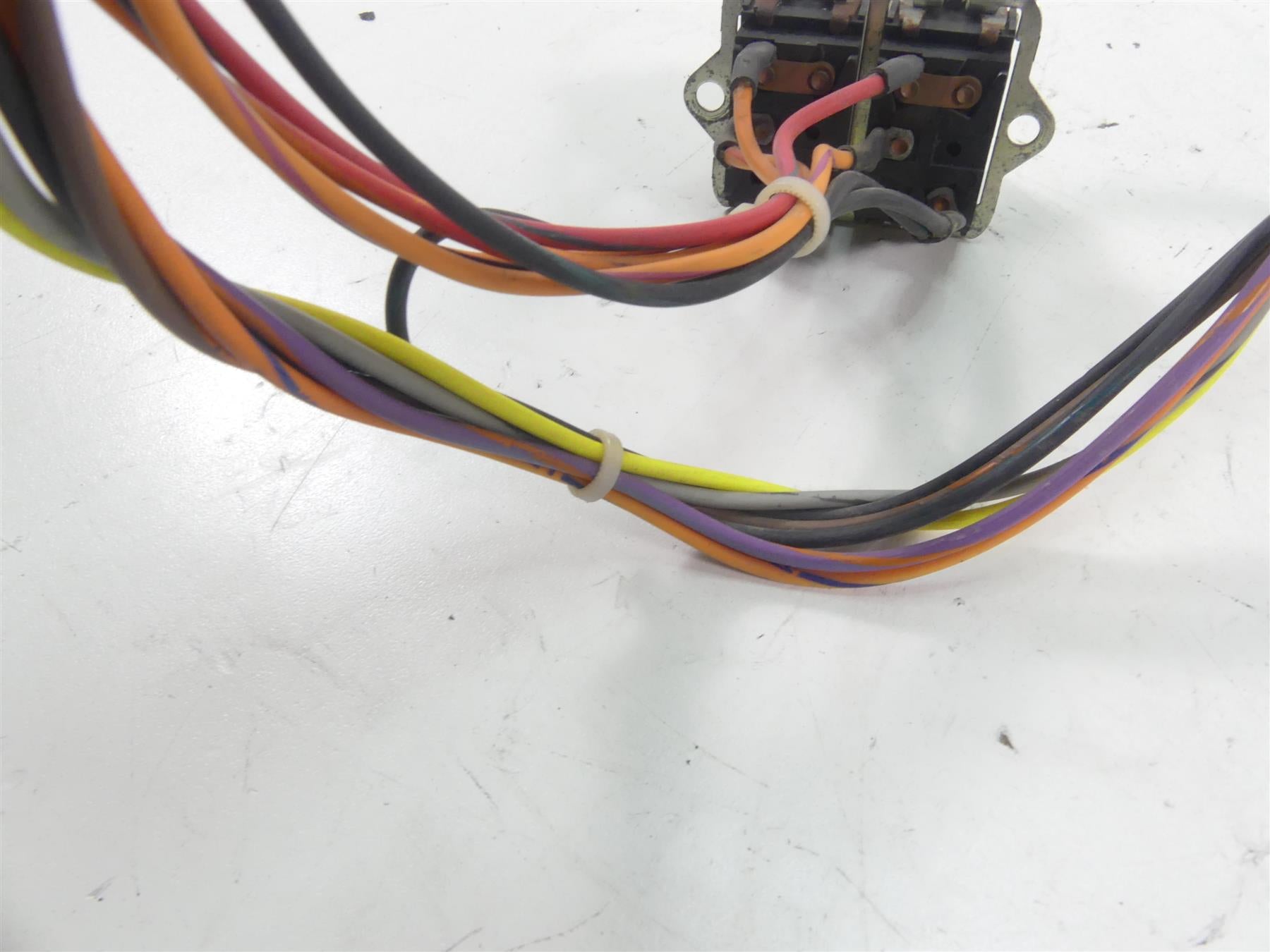 2013 Harley Touring FLHTK Electra Glide Auxiliary Switch Set 70271-98 {{ shop.shopifyCountryName }} - Mototech271