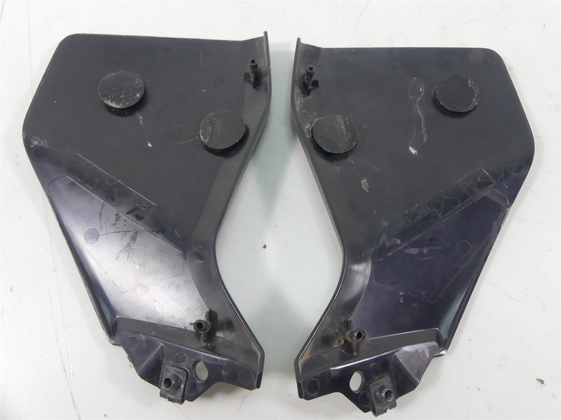 2015 Yamaha MT09 FZ09 Fuel Gas Tank Side Fairing Set 1RC-24108-00-00 {{ shop.shopifyCountryName }} - Mototech271