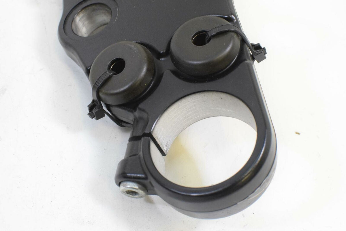 2005 Suzuki GSX1300 R Hayabusa Upper Triple Tree Steering Clamp 51311-24F00 {{ shop.shopifyCountryName }} - Mototech271