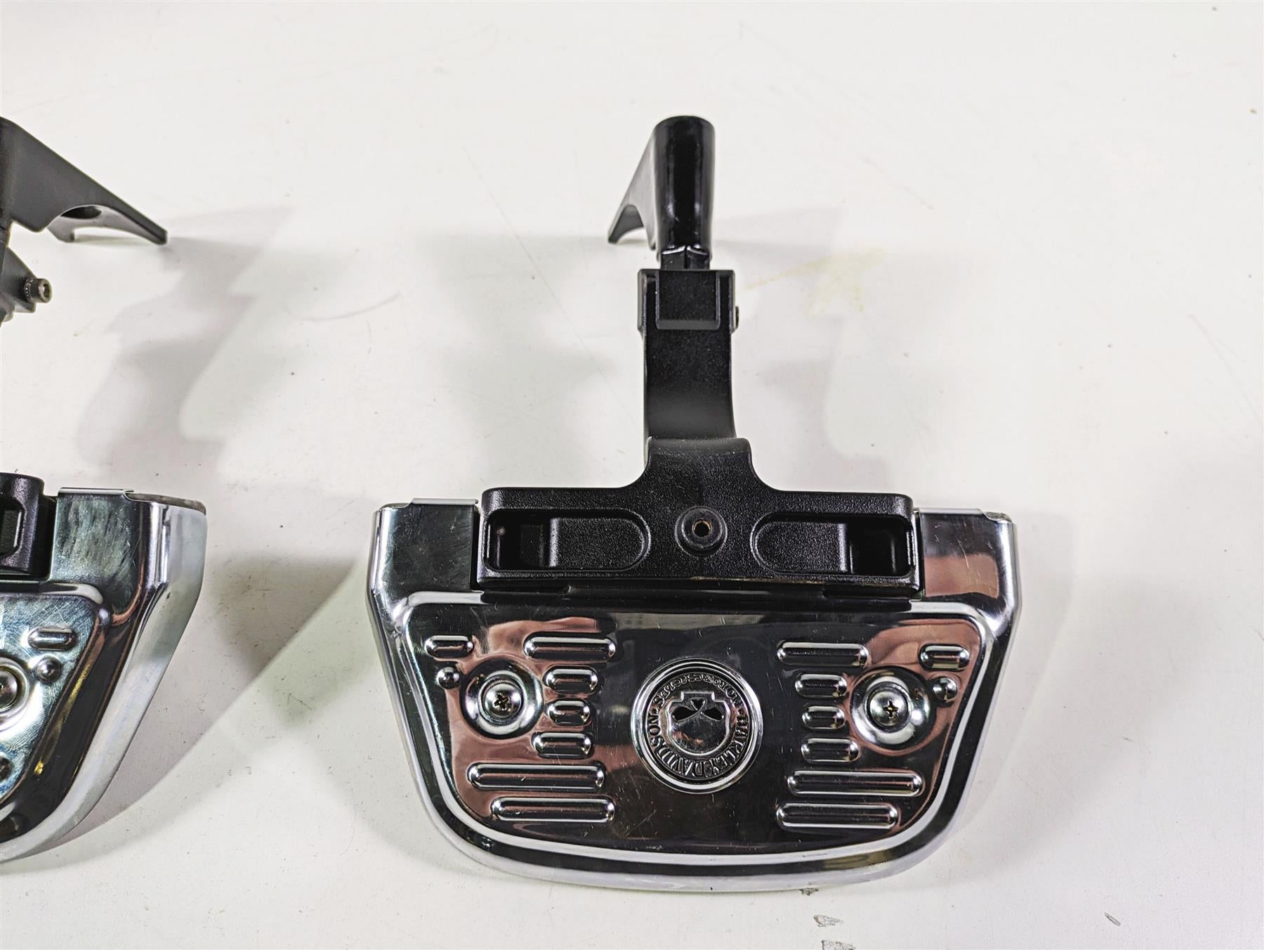 2008 Harley FLSTC Softail Heritage Rear Passenger Floorboard Kit 50602-00A {{ shop.shopifyCountryName }} - Mototech271