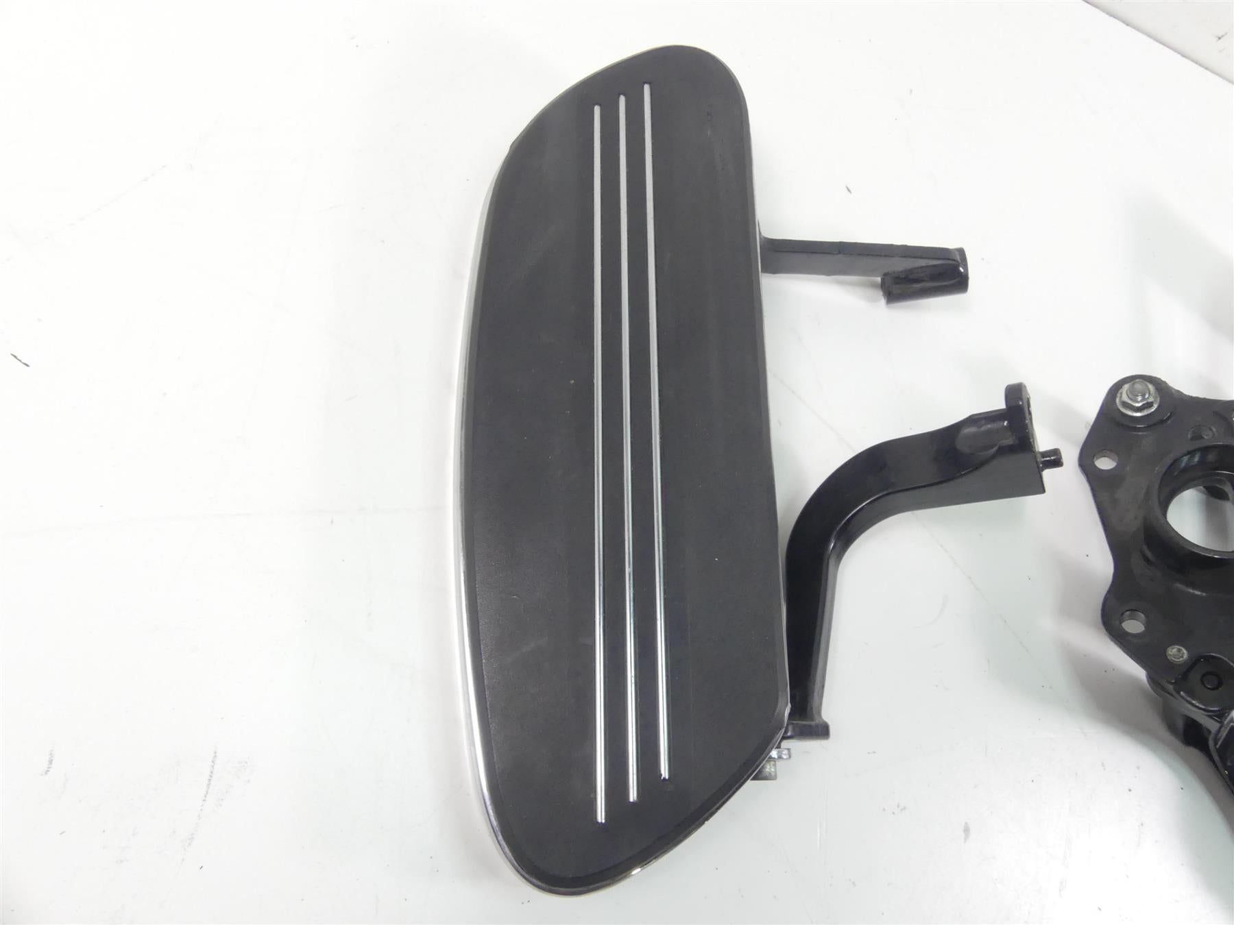 2013 Harley Touring FLTRX Road Glide Front Floorboards & Rear Footpegs 50518-09 {{ shop.shopifyCountryName }} - Mototech271