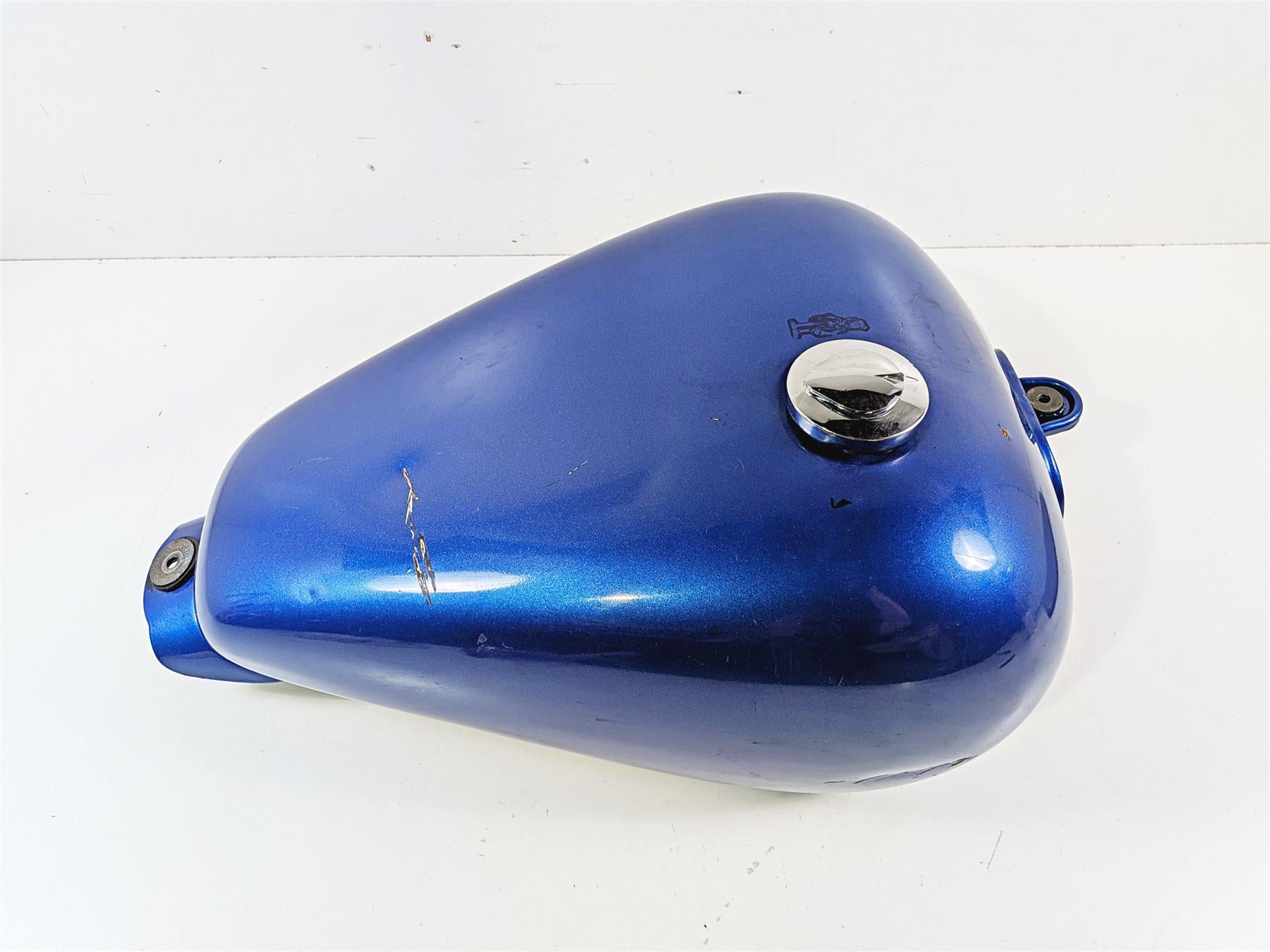 1996 Honda VT1100 C Shadow Fuel Gas Petrol Tank READ 17520-MAA-840 {{ shop.shopifyCountryName }} - Mototech271