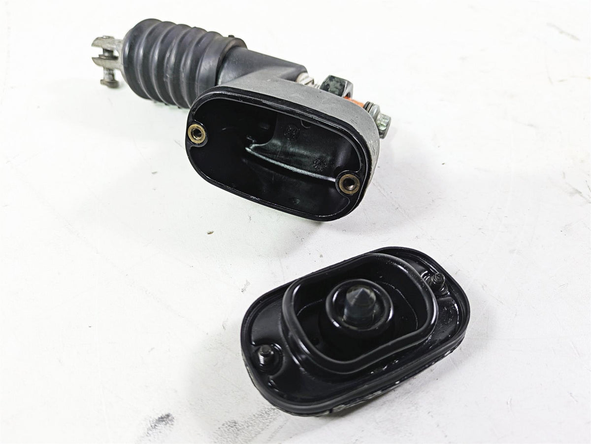 2004 Harley FLSTCI Softail Heritage Rear Brake Master Cylinder -Works 41755-99F {{ shop.shopifyCountryName }} - Mototech271