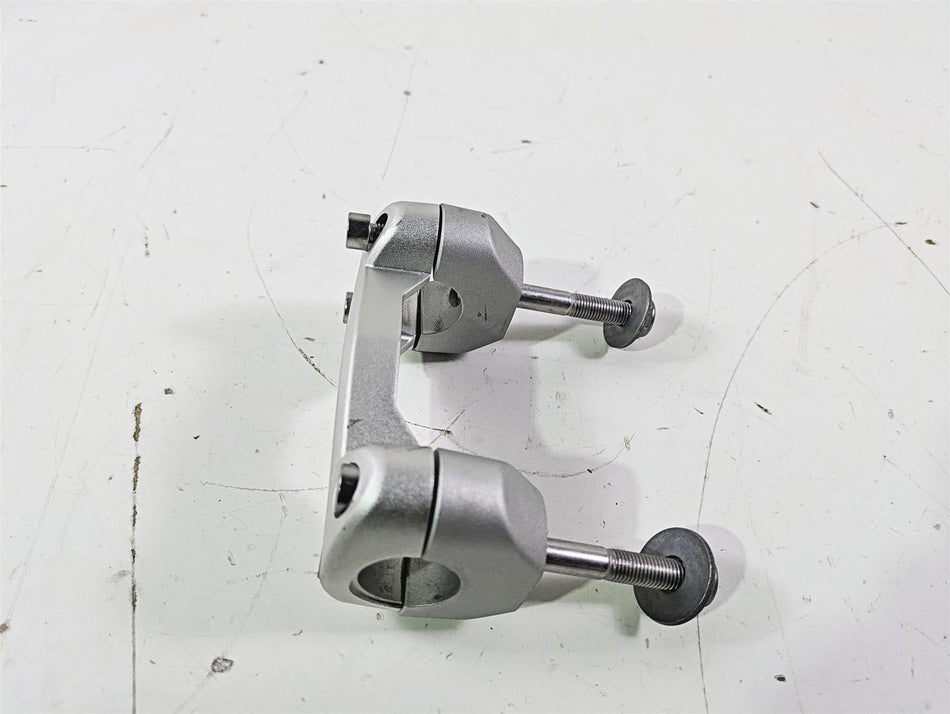 2019 Triumph Speed Triple RS 1050 Handlebar Holder Riser Set T2042064 T2041599 {{ shop.shopifyCountryName }} - Mototech271
