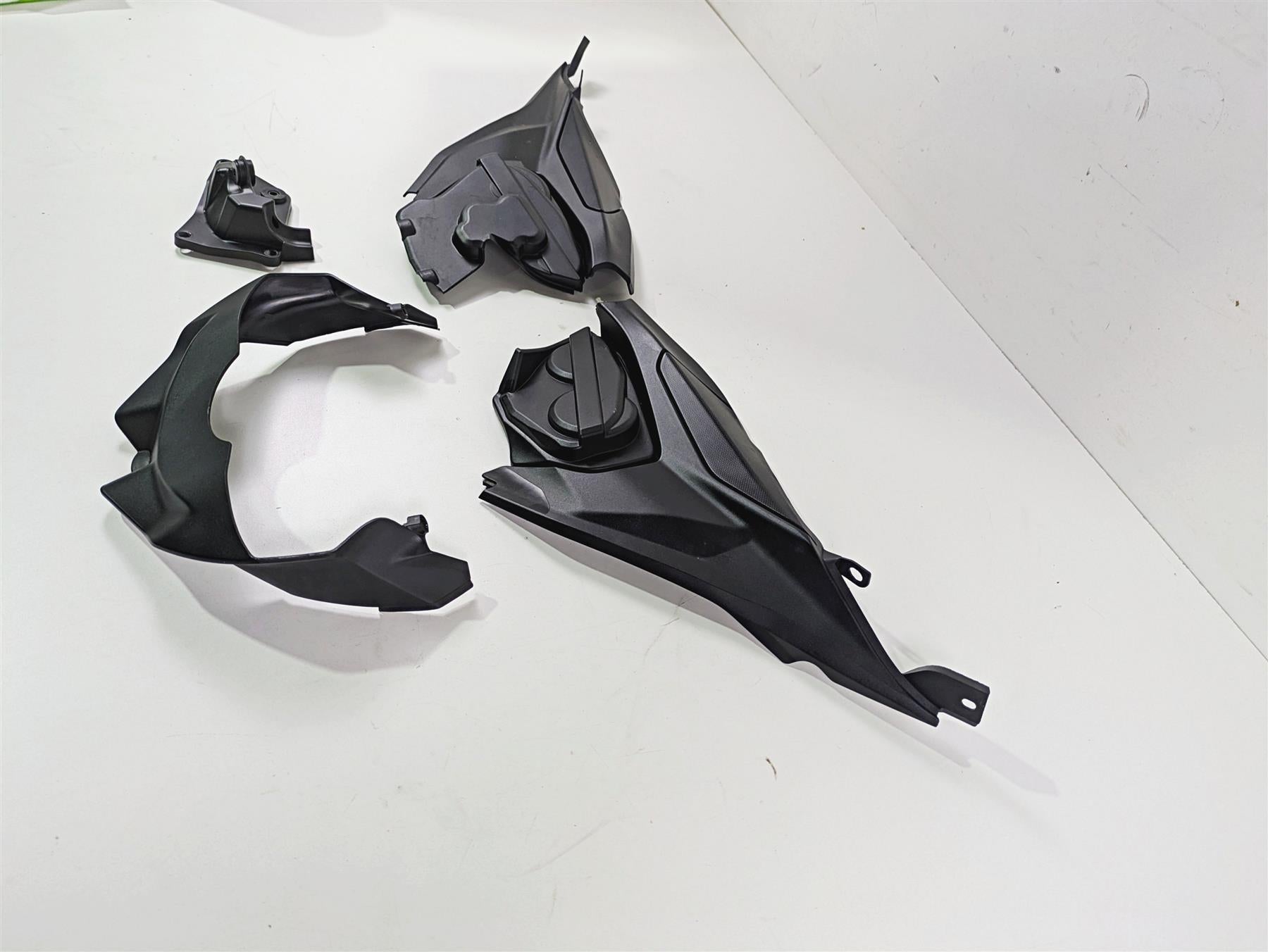 2022 Ducati Streetfighter V2 Molded Infill Cover Fairing Set 46016311B 46016301B {{ shop.shopifyCountryName }} - Mototech271