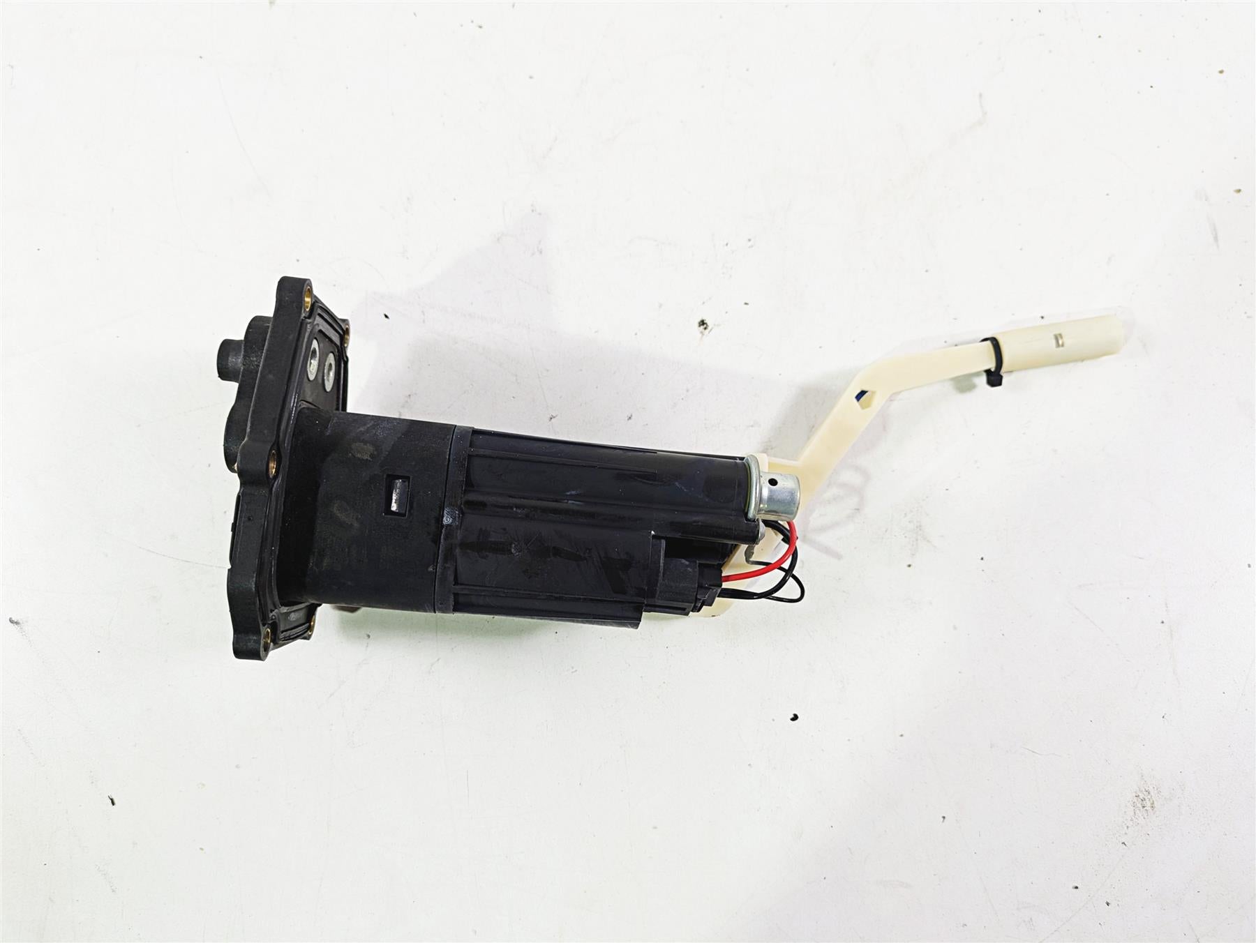 2013 Ducati Hyperstrada 821 Fuel Gas Petrol Pump -Tested 16024281A {{ shop.shopifyCountryName }} - Mototech271