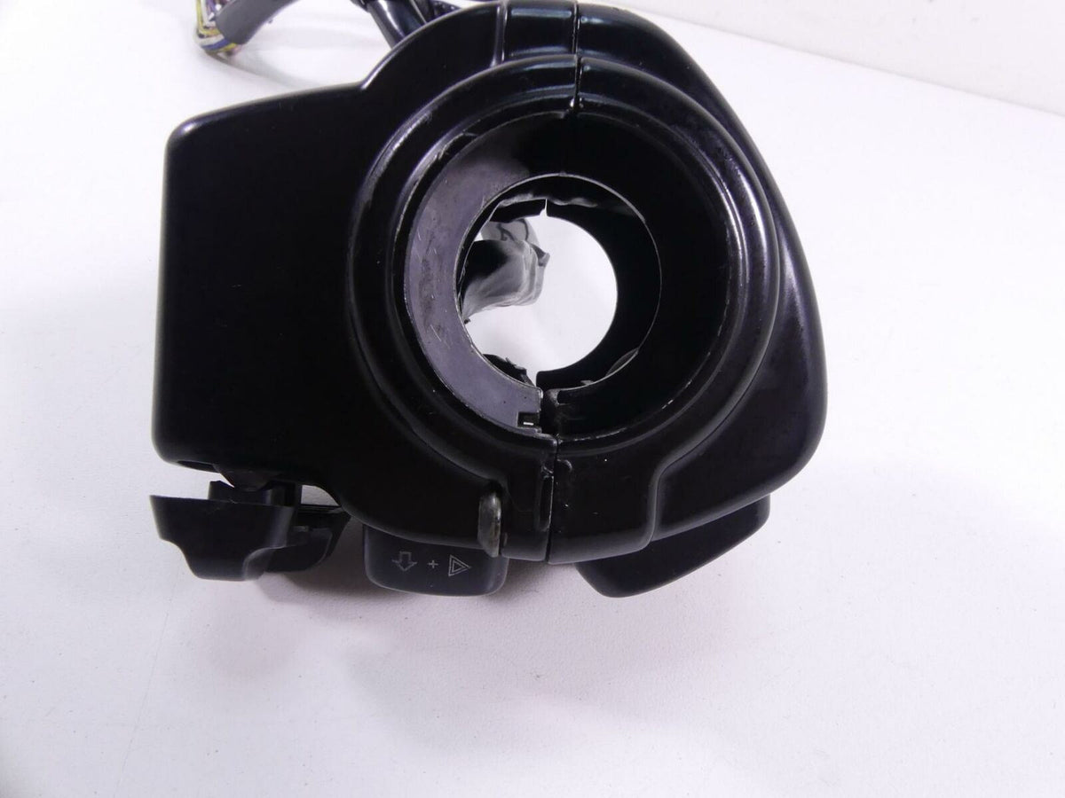 2006 Harley Touring FLHTCUI Electra Glide Left Audio Control Switch 71682-06A {{ shop.shopifyCountryName }} - Mototech271