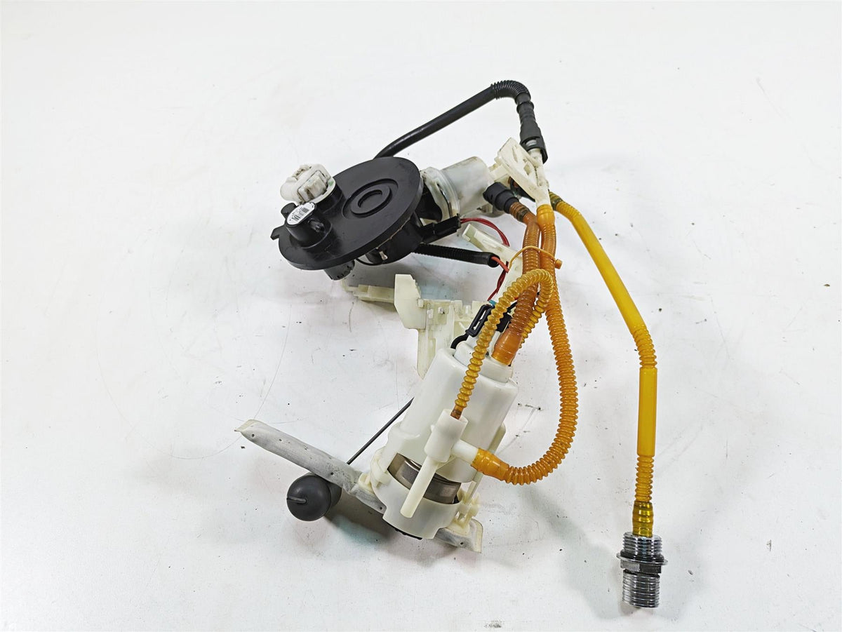2018 Harley Touring FLHXSE CVO Street Glide Fuel Gas Petrol Pump -Works 75076-08 {{ shop.shopifyCountryName }} - Mototech271