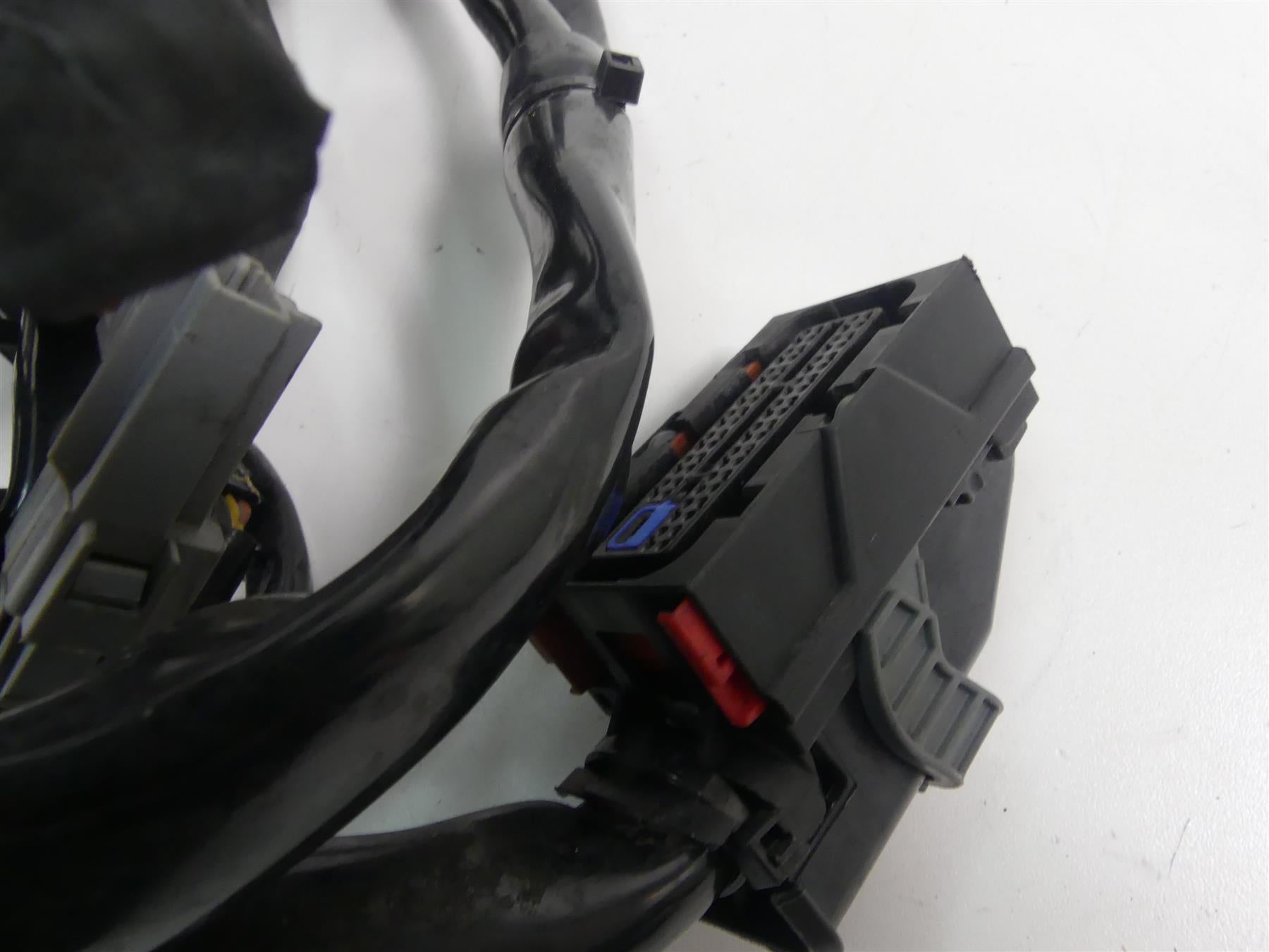 2013 Harley Touring FLHTK Electra Glide Main Wiring Harness Abs - Read 69200304 {{ shop.shopifyCountryName }} - Mototech271