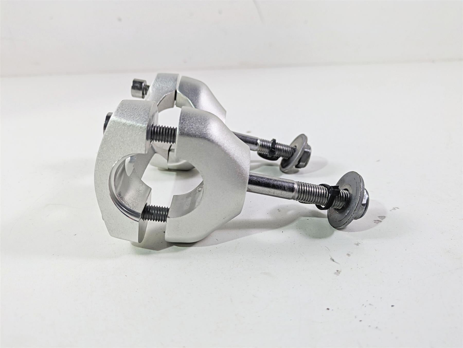 2024 Triumph Street Triple 765 R Handlebar Mounts Risers T2043974 T2043979 {{ shop.shopifyCountryName }} - Mototech271