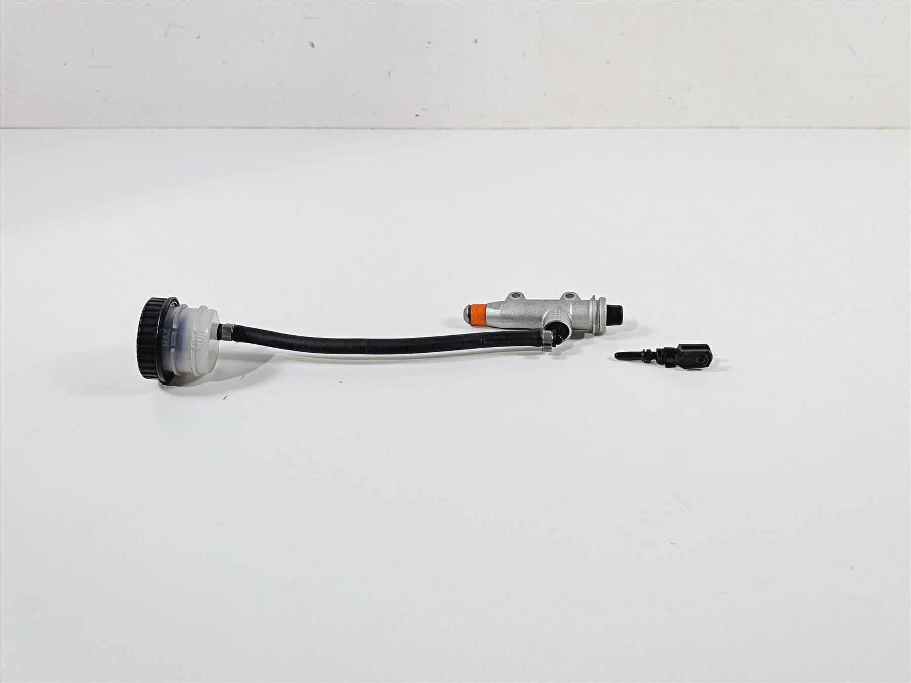 2023 BMW R nineT Scrambler K23 Brembo Rear Brake Master Cylinder 34318529423 {{ shop.shopifyCountryName }} - Mototech271