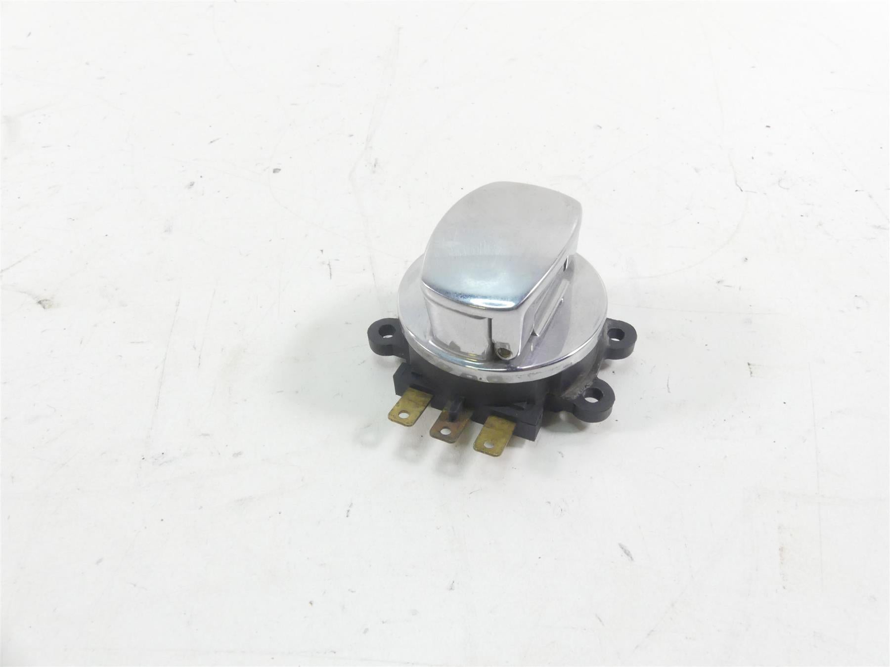 2004 Harley FXDWGI Dyna Wide Glide Ignition Switch - No Keys - VIN 71313-96A | Mototech271