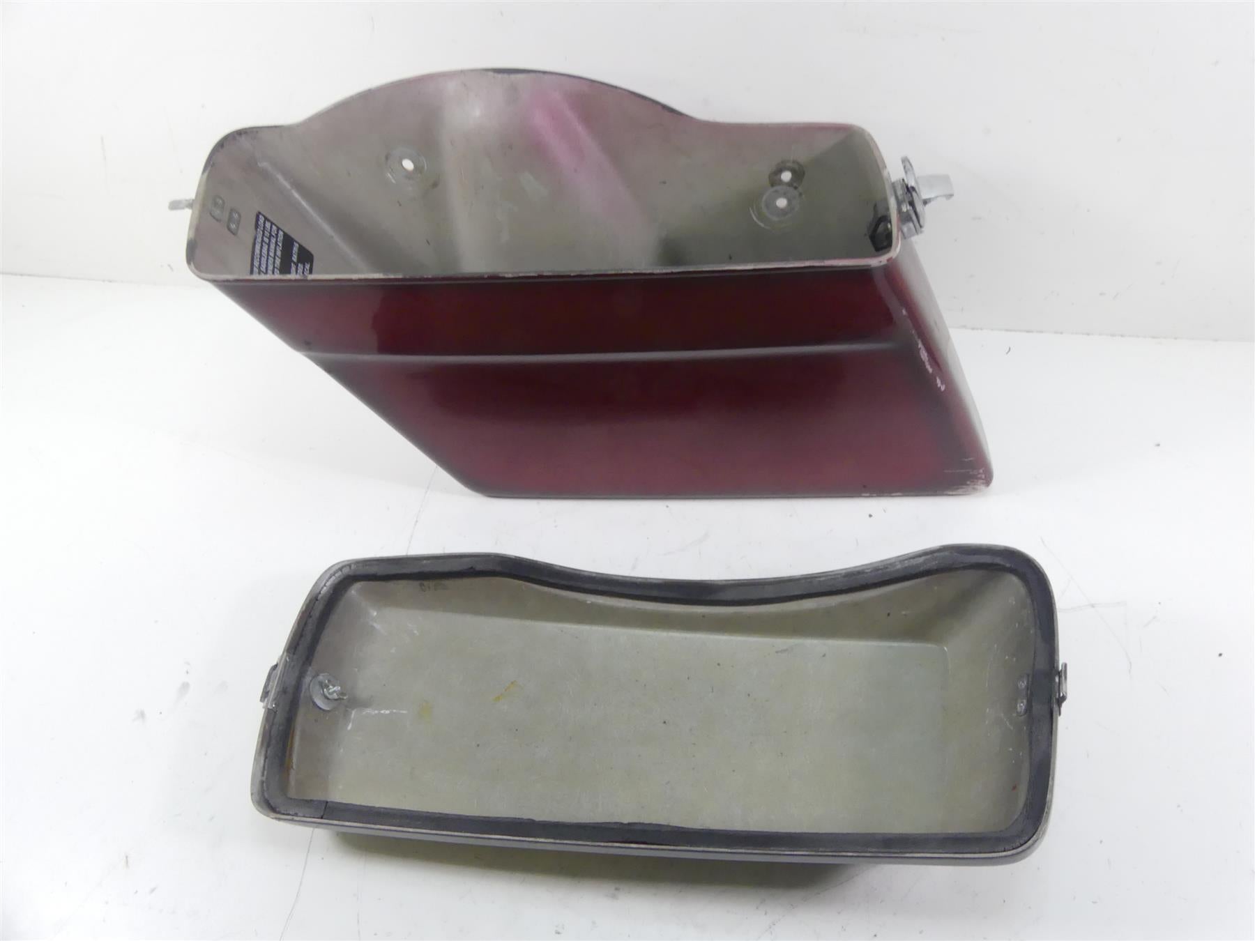 1989 Harley Touring FLTC Tour Glide Left Saddlebag Saddle Bag Luggage Box {{ shop.shopifyCountryName }} - Mototech271