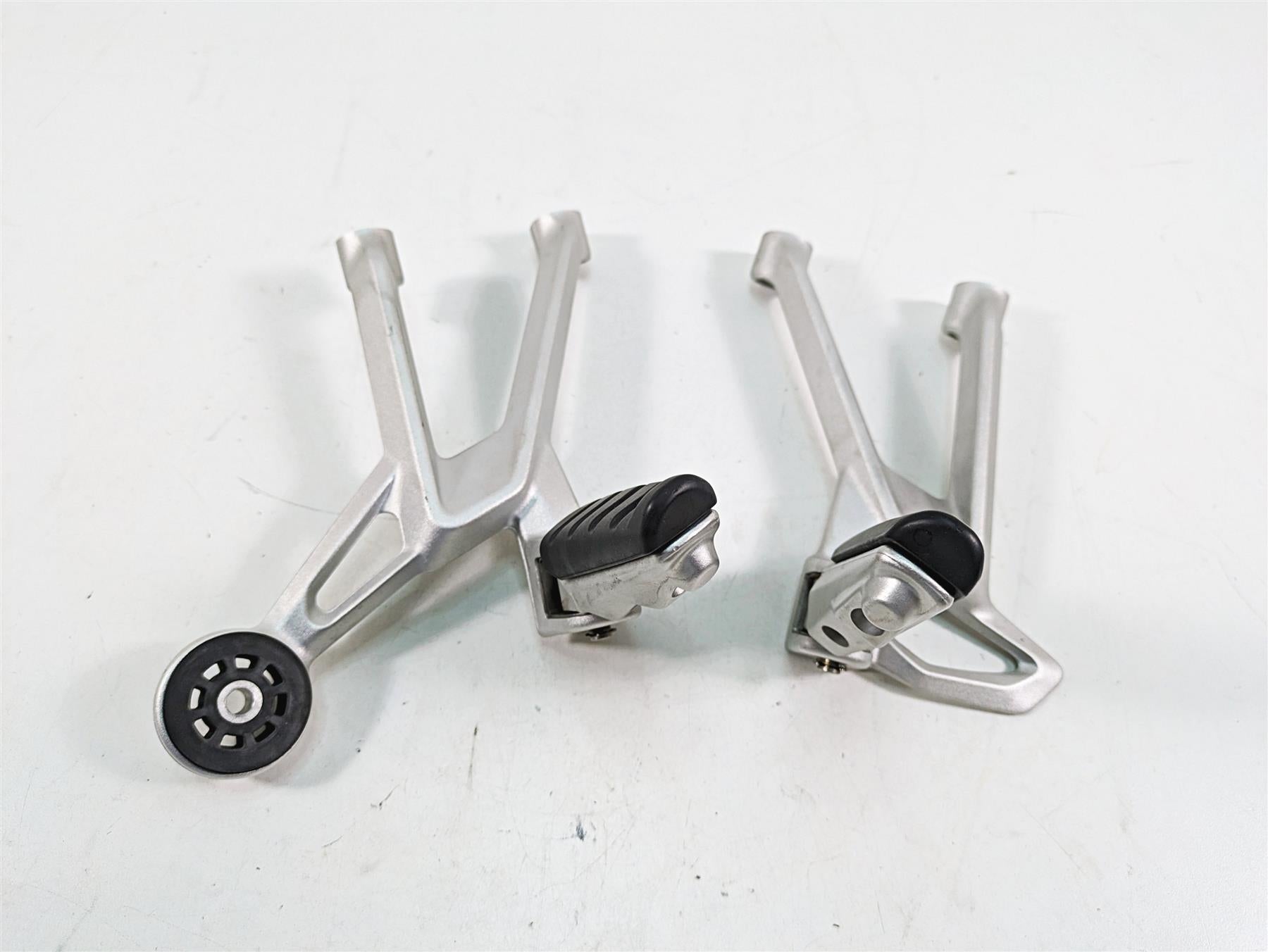 2016 BMW R1200R K53 Rear Passenger Foot Peg Rest Set 46718540798 46718540799