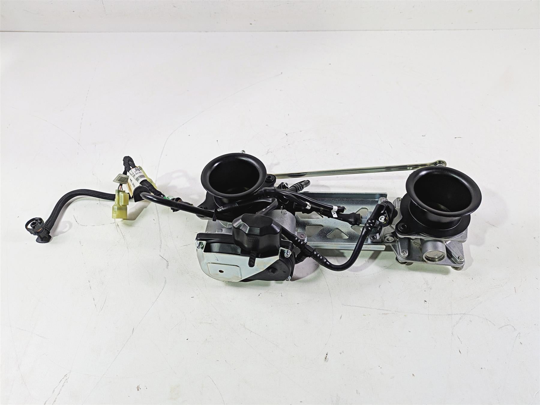 2016 Ducati Monster 1200 S Throttle Body Set & Wiring Mikuni 7K 28240932A {{ shop.shopifyCountryName }} - Mototech271