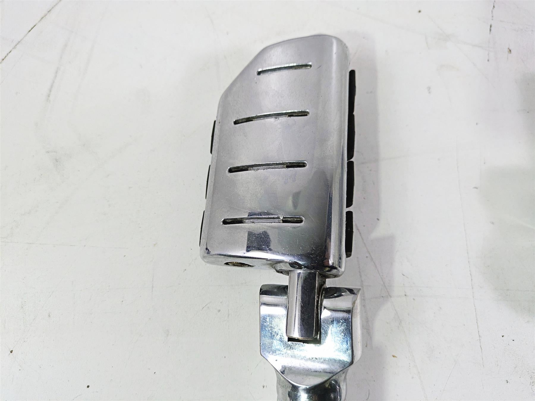2004 Yamaha XVZ1300 Royal Star Chrome Highway Foot Peg Rest Set FOR PARTS {{ shop.shopifyCountryName }} - Mototech271