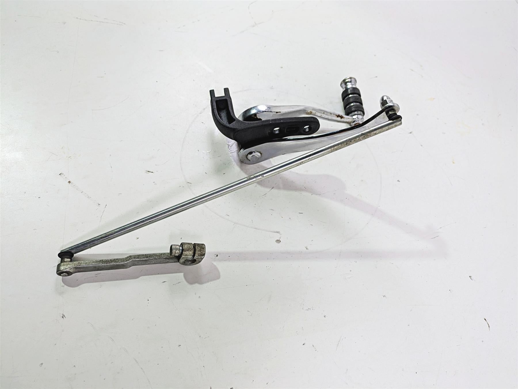 2016 Harley FXDWG Dyna Wide Glide Left Fw Control Footpeg Shifter -Read 33693-03 {{ shop.shopifyCountryName }} - Mototech271