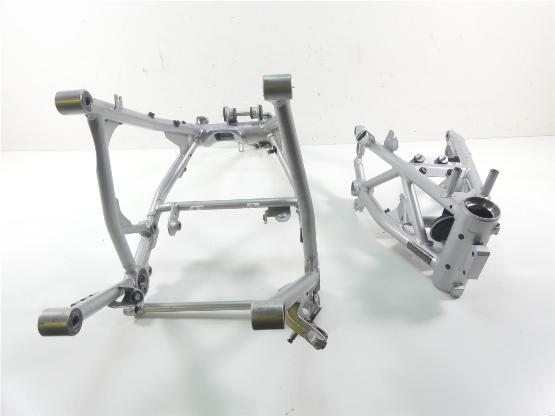 2017 BMW RnineT Racer K32 Straight Front & Rear Frame Chassis Set With Missouri Salvage Title 46518561797 {{ shop.shopifyCountryName }} - Mototech271