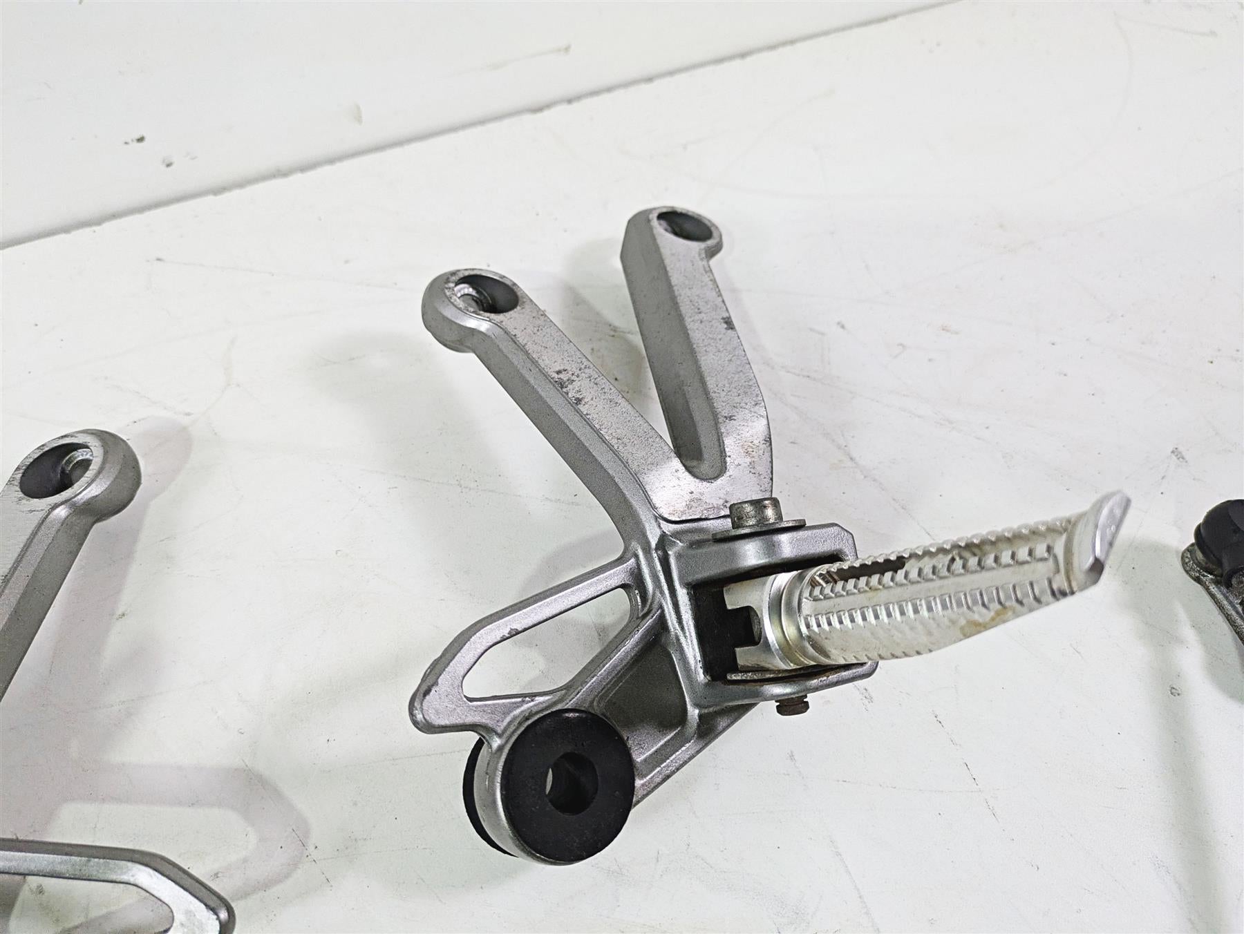 2003 Suzuki GSF1200 Bandit Foot Peg Rest + Shifter & Brake Lever Set 43511-26E02 {{ shop.shopifyCountryName }} - Mototech271