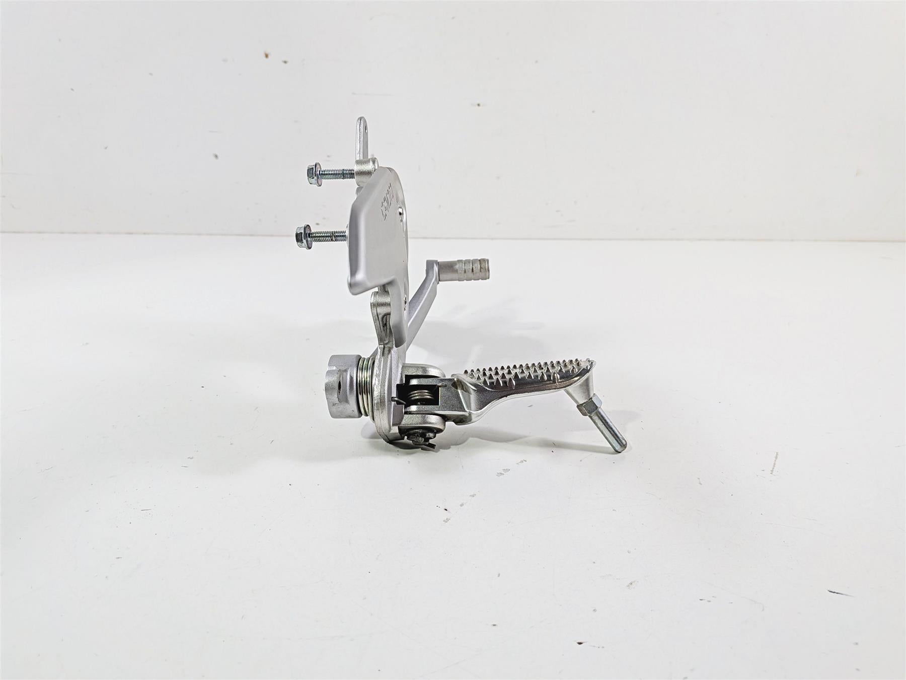 2025 CFMoto 450 SS Right Footpeg & Brake Pedal Set 6AQV-142700-1000 {{ shop.shopifyCountryName }} - Mototech271
