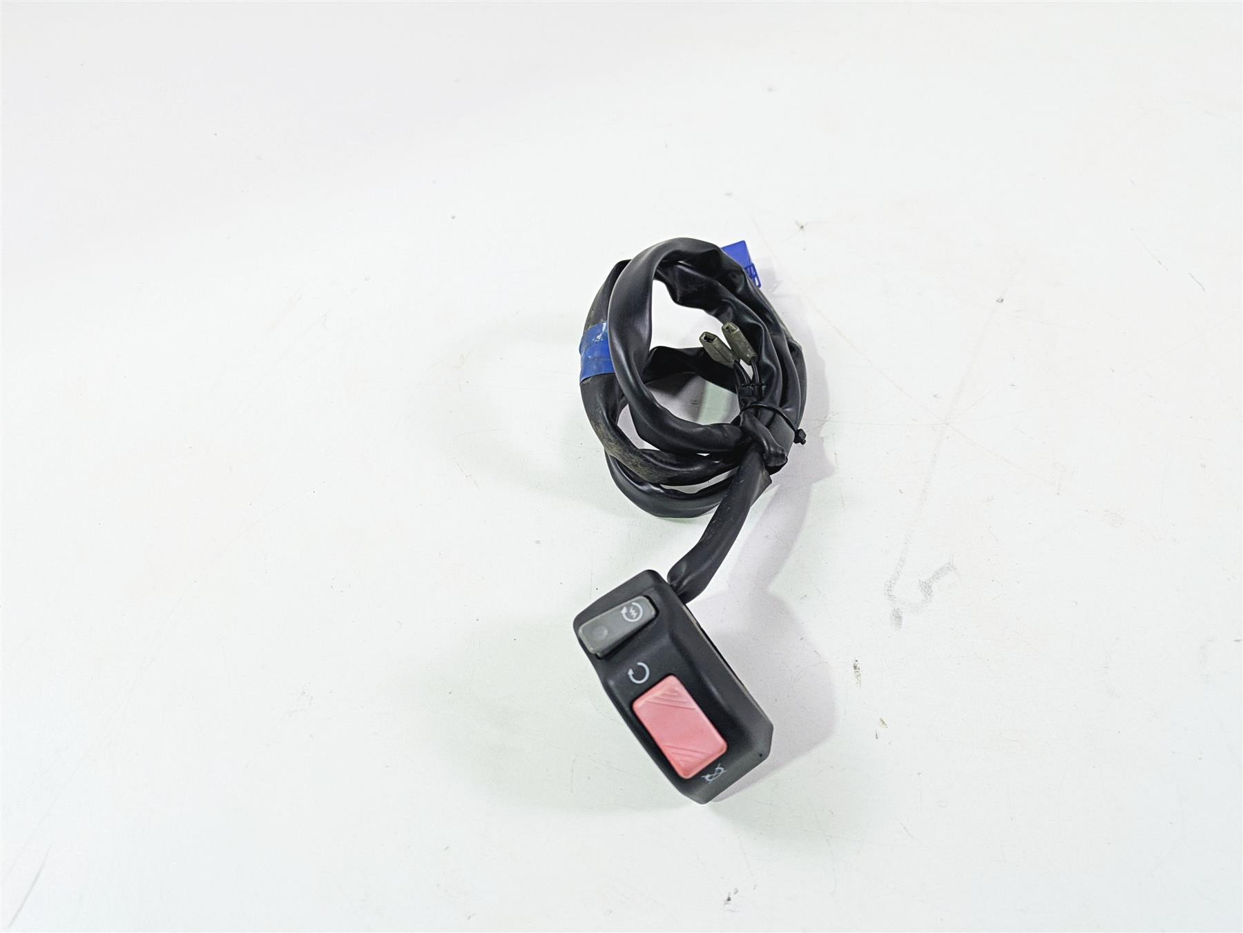 2009 Yamaha FZ1 FZS10 Fazer Right Hand Start Stop Control Switch 2D1-83975-00-00 {{ shop.shopifyCountryName }} - Mototech271