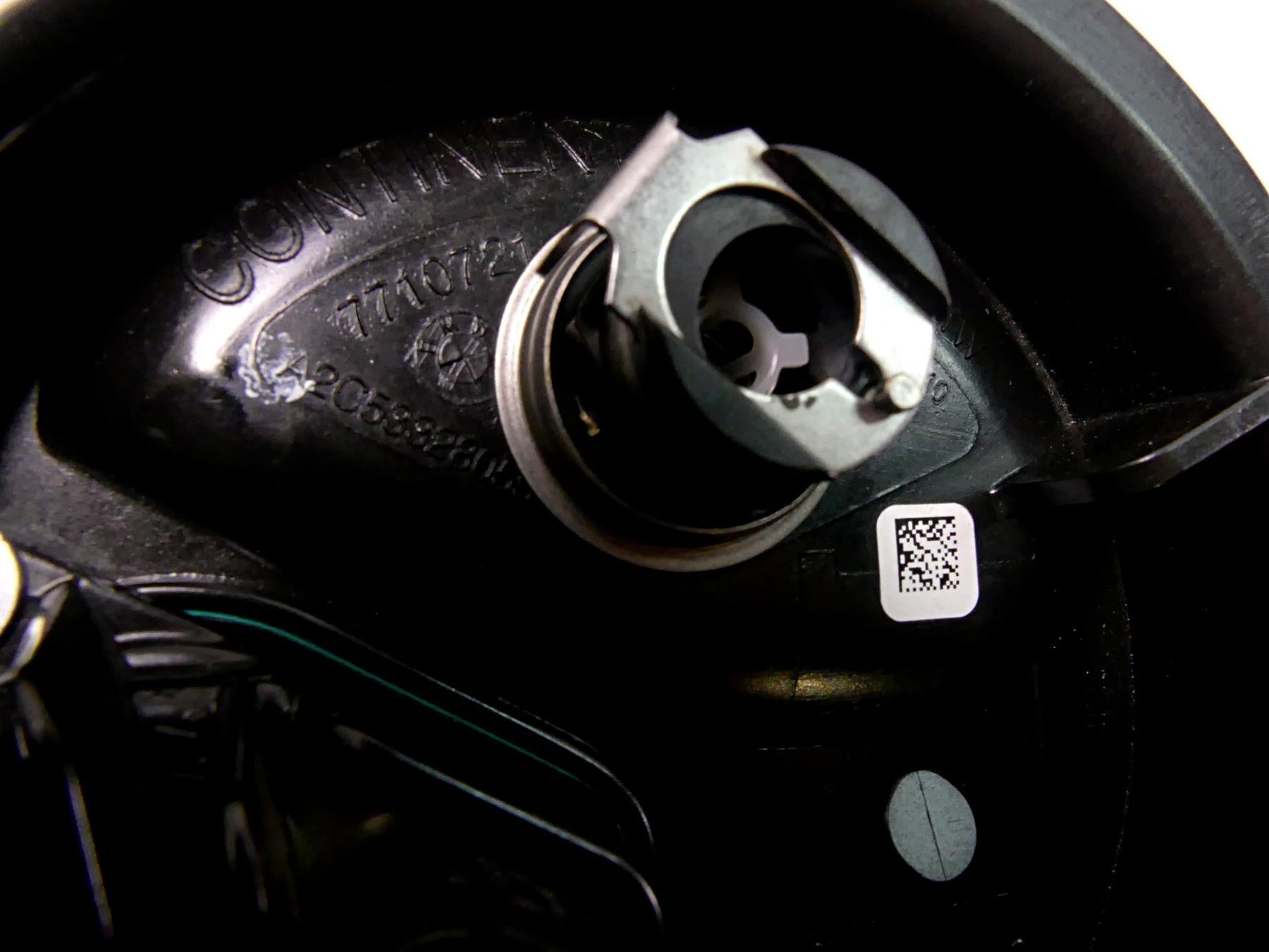 2013 BMW S1000RR K46 Fuel Gas Petrol Pump + Level Sender 16147718349 7710721 {{ shop.shopifyCountryName }} - Mototech271