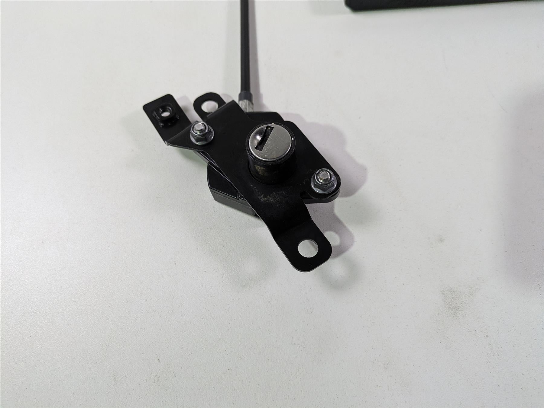 2024 Triumph Tiger 900 GT Ignition Switch Cdi Key 434MHz Immobilizer T2505562 {{ shop.shopifyCountryName }} - Mototech271