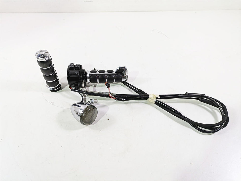 2016 Harley FXDL Dyna Low Rider Right Hand Control Switch + Led Blinker 71500361 {{ shop.shopifyCountryName }} - Mototech271