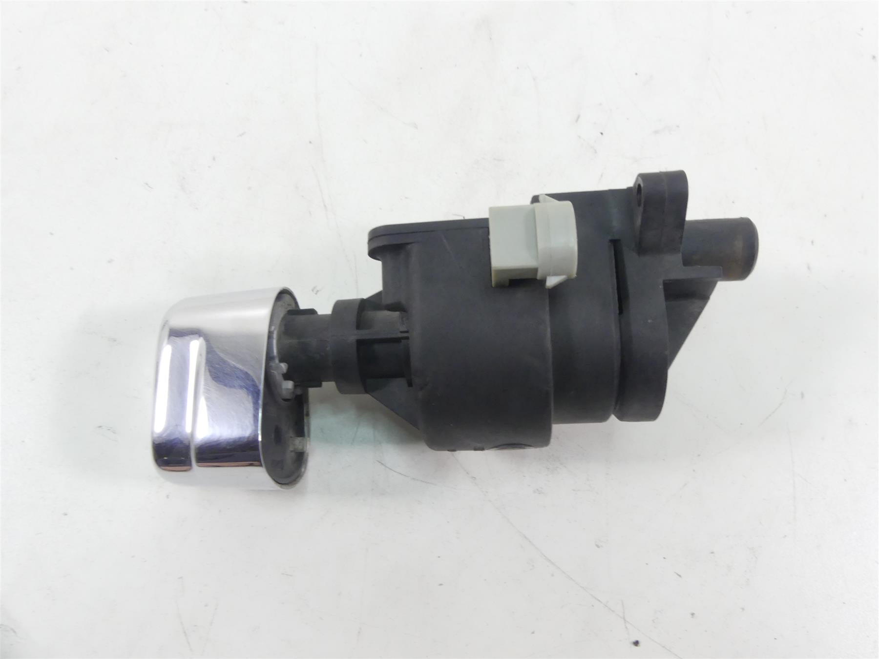 2014 Harley Touring FLHXS Street Glide Sp Ignition Switch Lock - VIN 71400012A {{ shop.shopifyCountryName }} - Mototech271