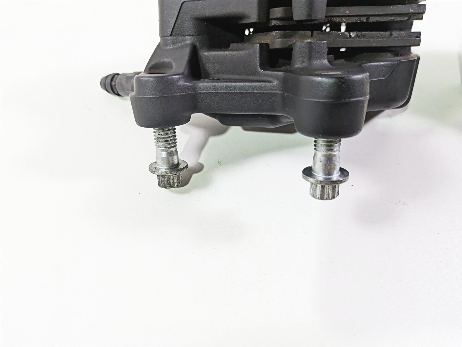 2016 Harley VRSCDX Night Rod Front Brake Caliper Set 44731-08 44732-08 {{ shop.shopifyCountryName }} - Mototech271