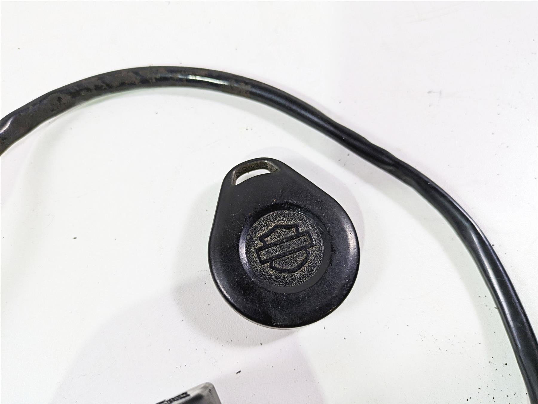 2010 Harley Touring FLHTK Electra Glide Tssm Security Module & Fob Key 68924-07 {{ shop.shopifyCountryName }} - Mototech271