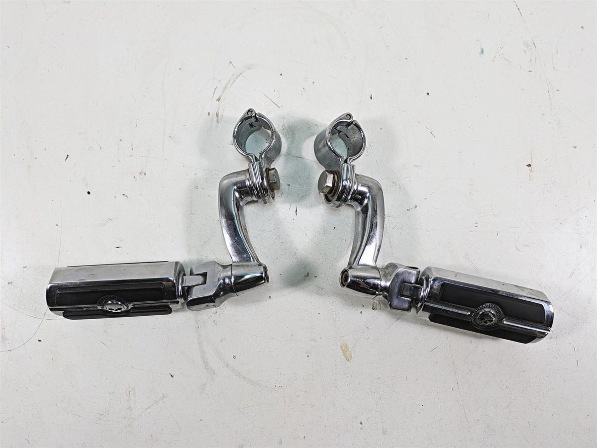 2006 Harley Touring FLHTCUI Electra Glide Highway Footpeg Willi G Skull 50370-04 {{ shop.shopifyCountryName }} - Mototech271