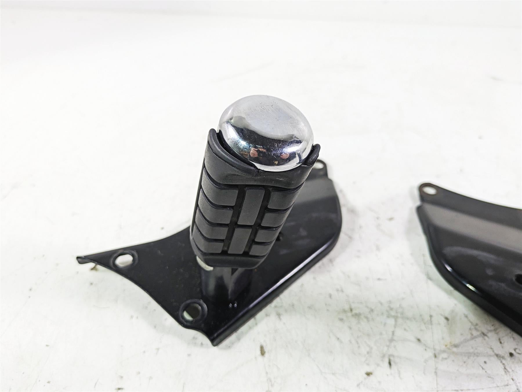 1998 Honda GL1500 Valkyrie Tour Rear Passenger Footpeg Rest Set 50715-MZ0-000 {{ shop.shopifyCountryName }} - Mototech271