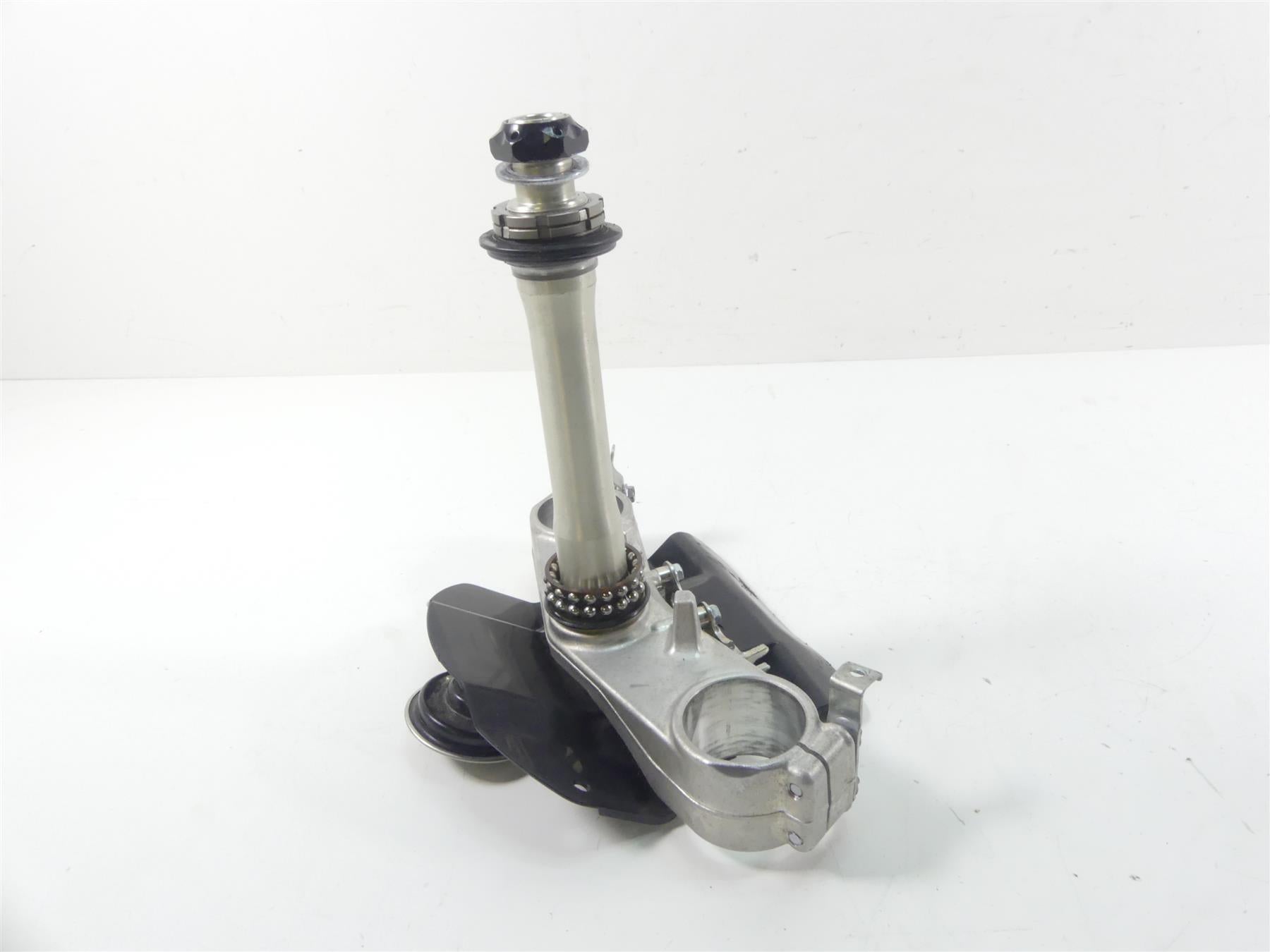 2019 Kawasaki ZX1400 ZX-14R Ninja Lower Triple Tree Steering Clamp 44037-0039 {{ shop.shopifyCountryName }} - Mototech271
